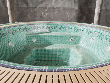 Posatore mosaicista, rivestimenti in mosaico.